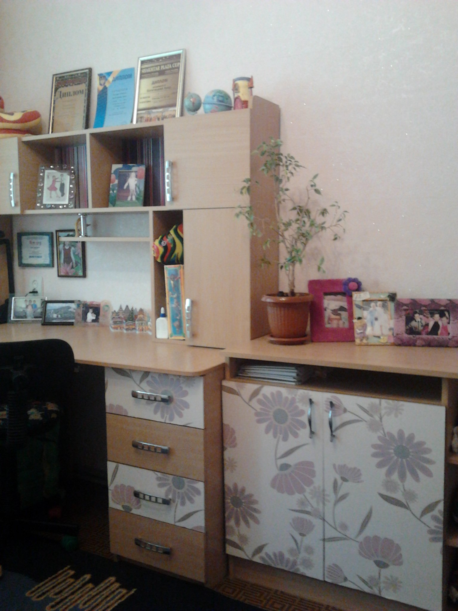 использование остатков обоев